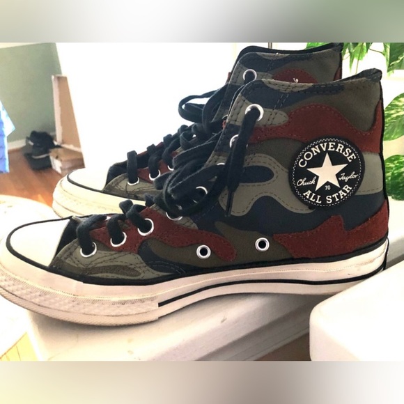 Converse lightly Used Camo Hi-Tops - Picture 1 of 1